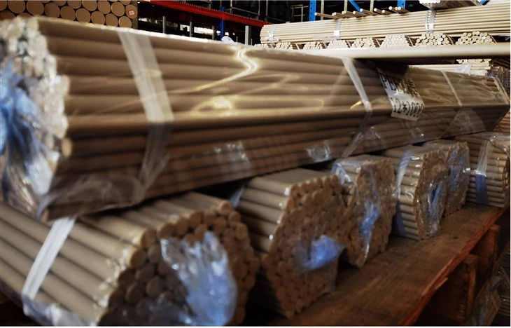 ポリエーテルエーテルケトンを覗く